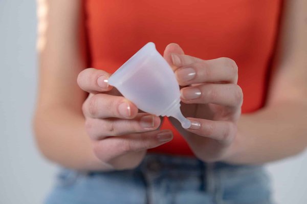 Coupe menstruelle : comment l'insérer ?