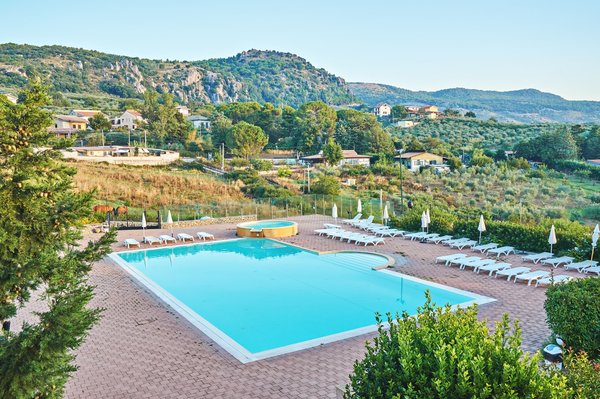 Pourquoi la presqu'ile de Giens est célèbre pour le camping?