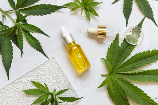 Huile de chanvre : De quoi se compose un flacon ?